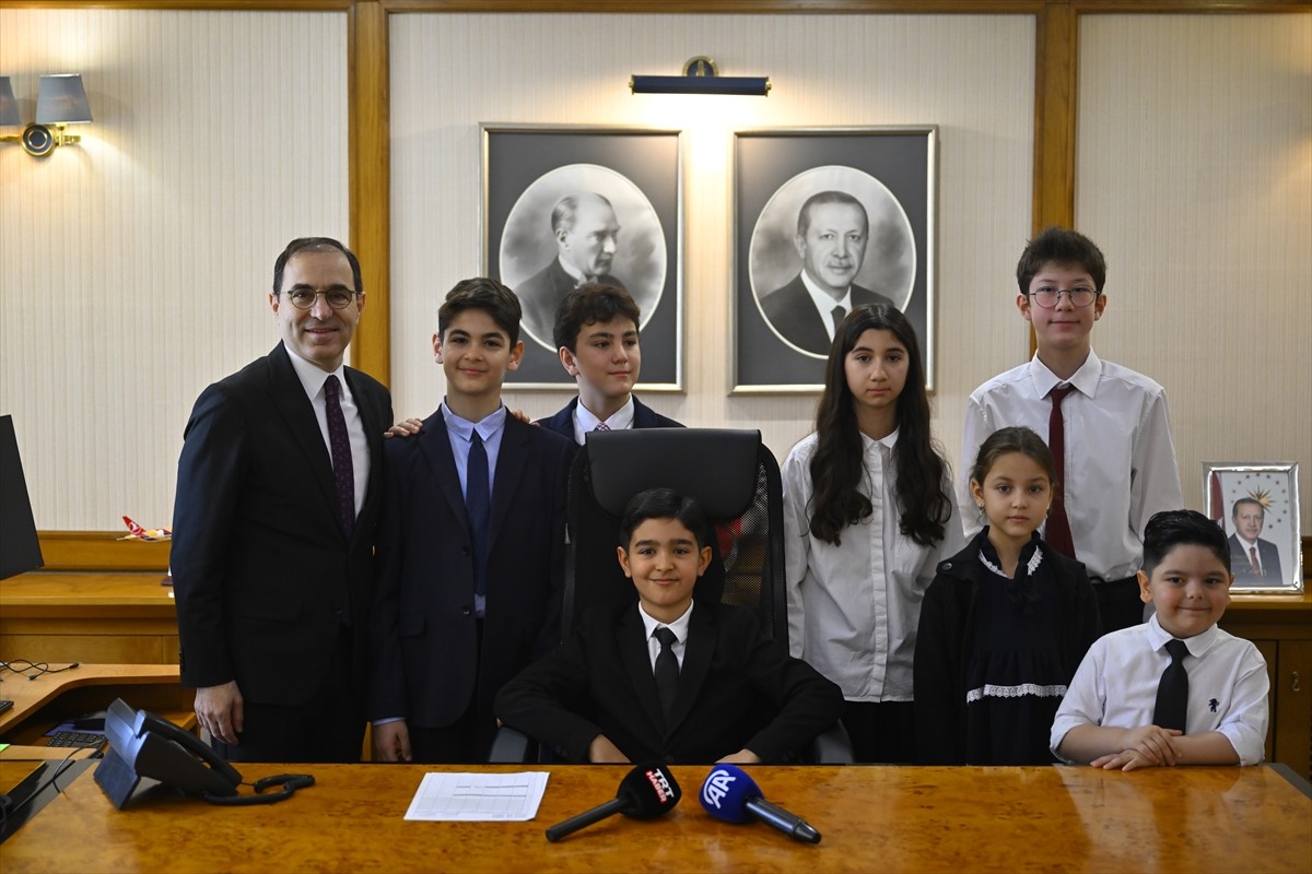 Türkiye'nin Moskova Büyükelçisi Tanju Bilgiç, 23 Nisan Ulusal Egemenlik ve Çocuk Bayramı nedeniyle...