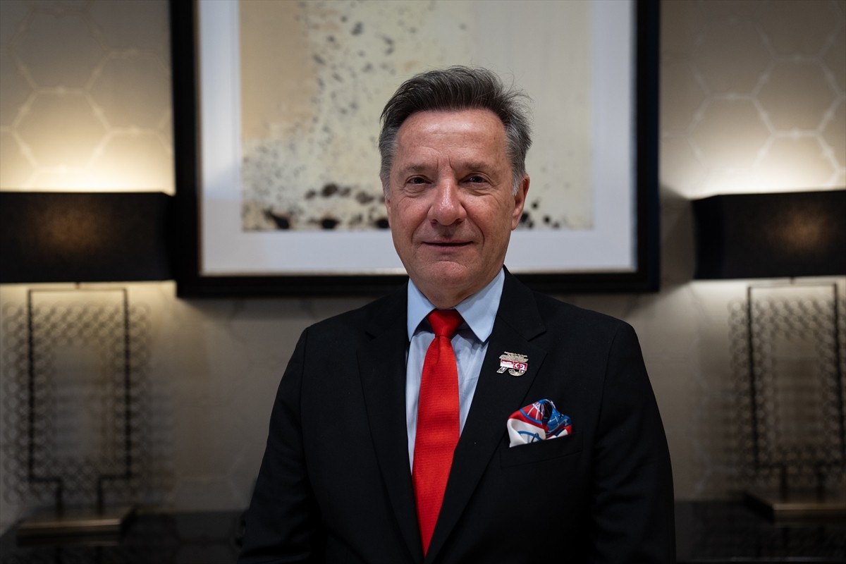 Türkiye ile Endonezya, 10 milyar dolarlık ticaret hacmi hedefine ulaşabilmek için başta savunma...