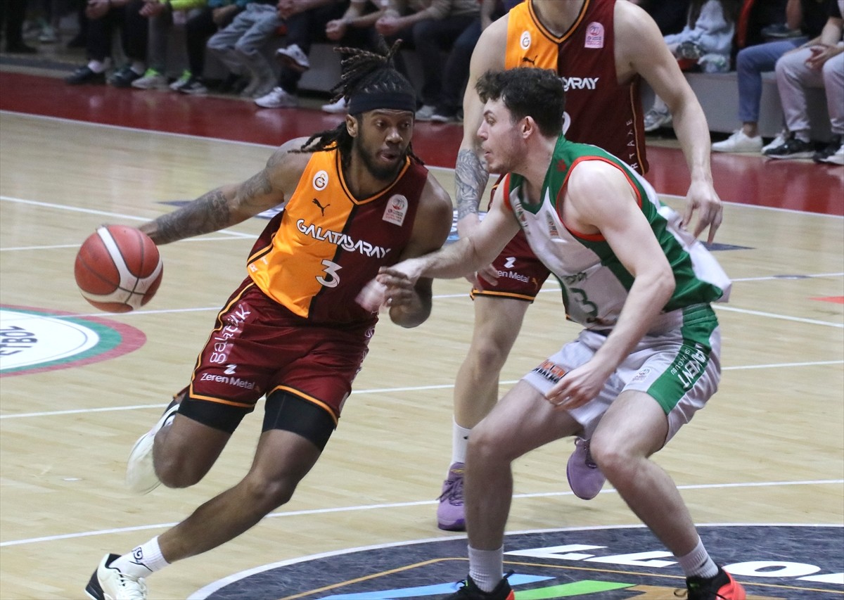 Türkiye Sigorta Basketbol Süper Ligi'nin 24. haftasında Semt77 Yalovaspor Basketbol ile...