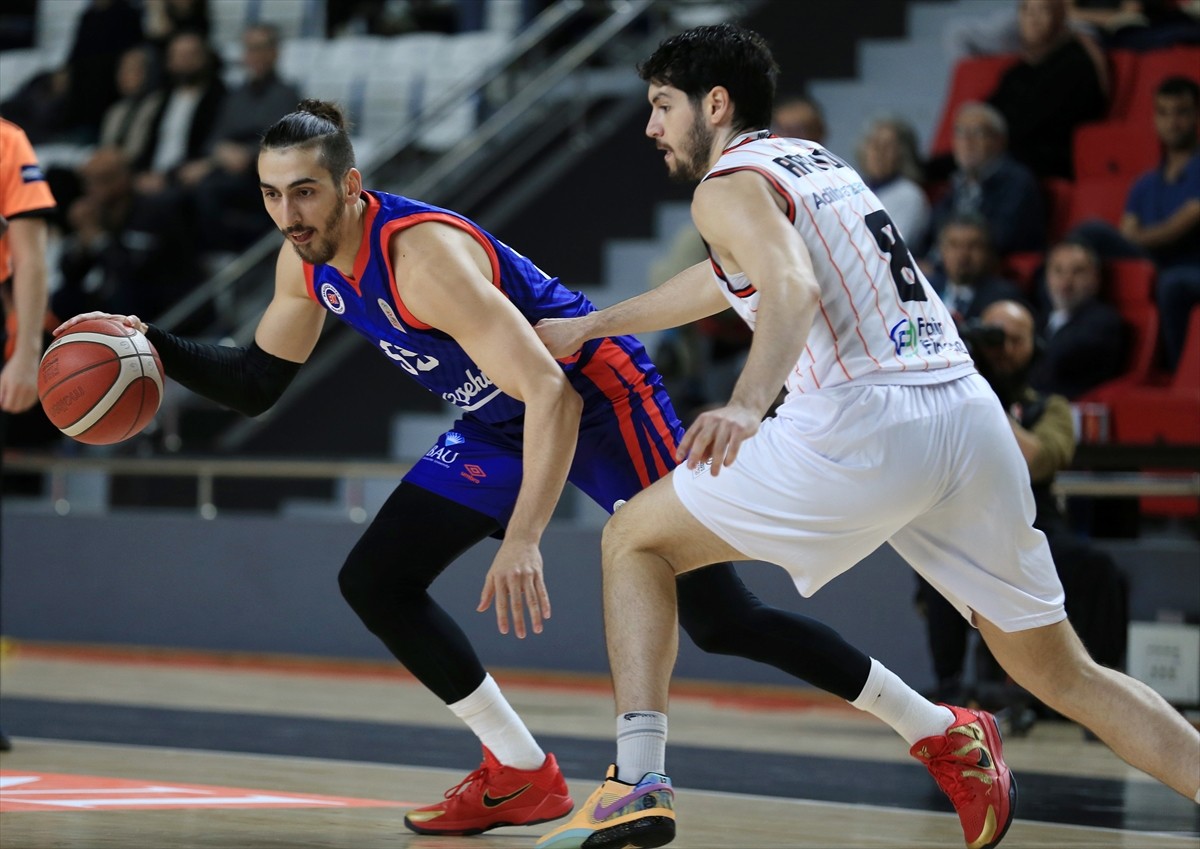 Türkiye Sigorta Basketbol Süper Ligi’nin 24. haftasında Manisa Basket Divissa ile Bahçeşehir...