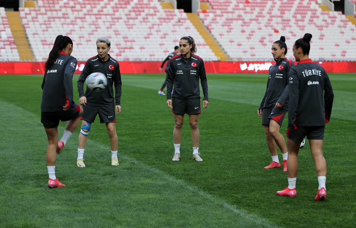 UEFA Uluslar B Ligi 2. Grup'taki dördüncü maçında yarın Slovenya'yı konuk edecek A Milli Kadın...