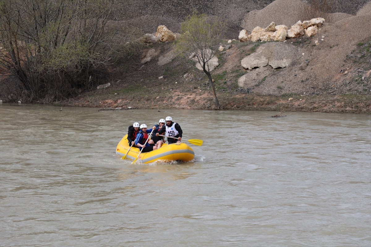 ÜNİLİG Türkiye Rafting Şampiyonası sona erdi. Bayburt Valiliği ve Bayburt Belediyesi destekleriyle...