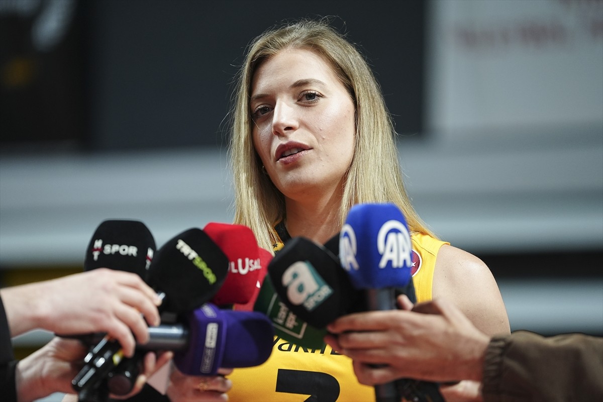 Voleybol Vodafone Sultanlar Ligi'nde 2024-25 sezonunu şampiyon tamamlayan VakıfBank, medya günü...