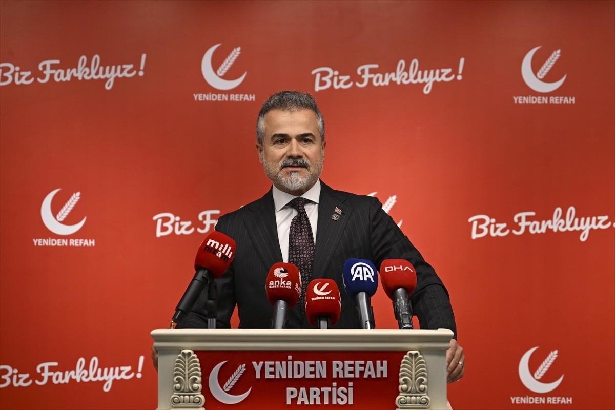Yeniden Refah Partisi Genel Başkan Yardımcısı Suat Kılıç, parti genel merkezindeki Merkez Yürütme...