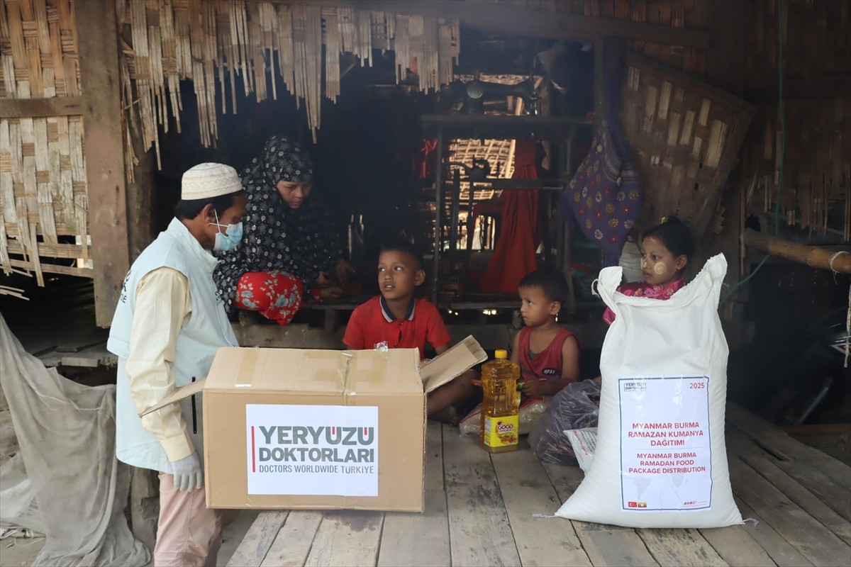 Yeryüzü Doktorları Derneği, ramazanda 52 ülkeye yaptığı gıda yardımıyla 150 binden fazla insana...