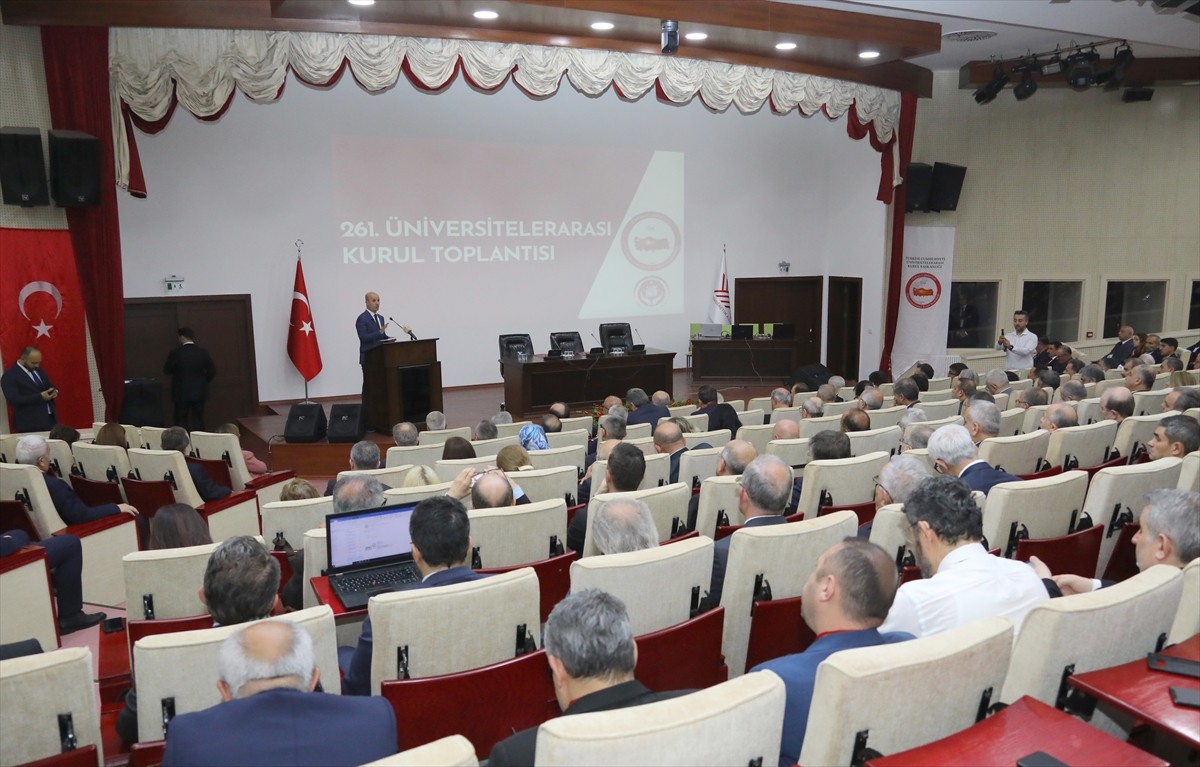 Yükseköğretim Kurulu (YÖK) Başkanı Erol Özvar, Yükseköğretim Kurulu'nda düzenlenen 261....