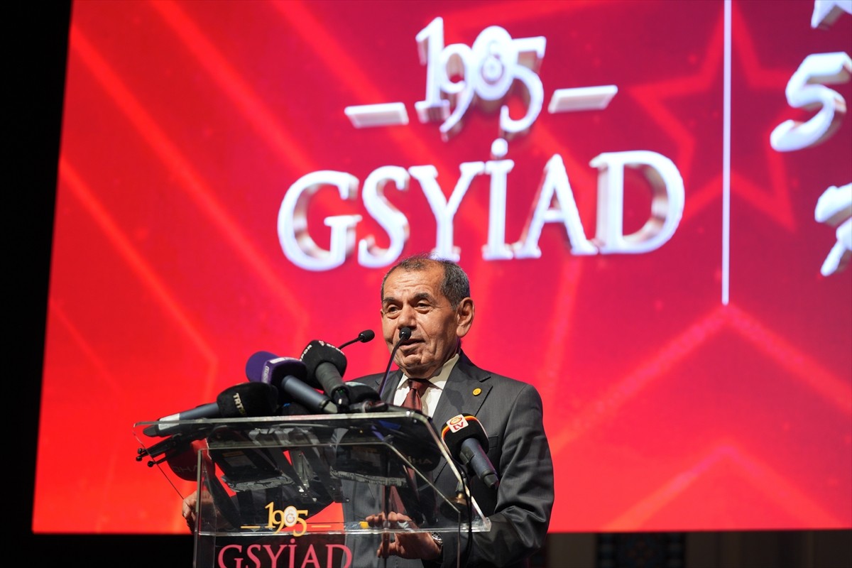 1905 Galatasaraylı Yönetici ve İş İnsanları Derneği (GSYİAD), sarı-kırmızılı futbol takımının...