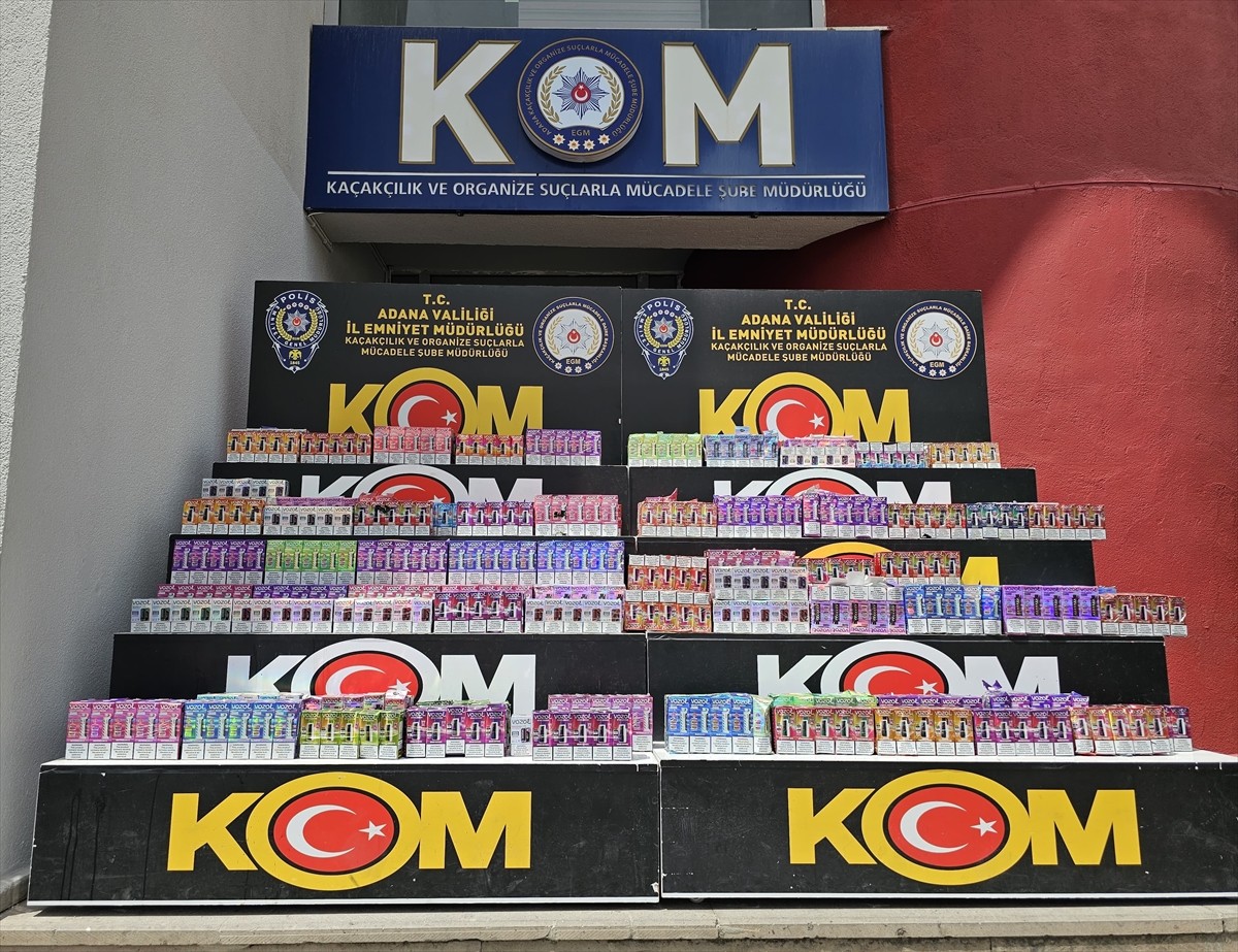 Adana'da 15 milyon 270 bin makaron (filtreli sigara kağıdı) ele geçirildi, gözaltına alınan 2...