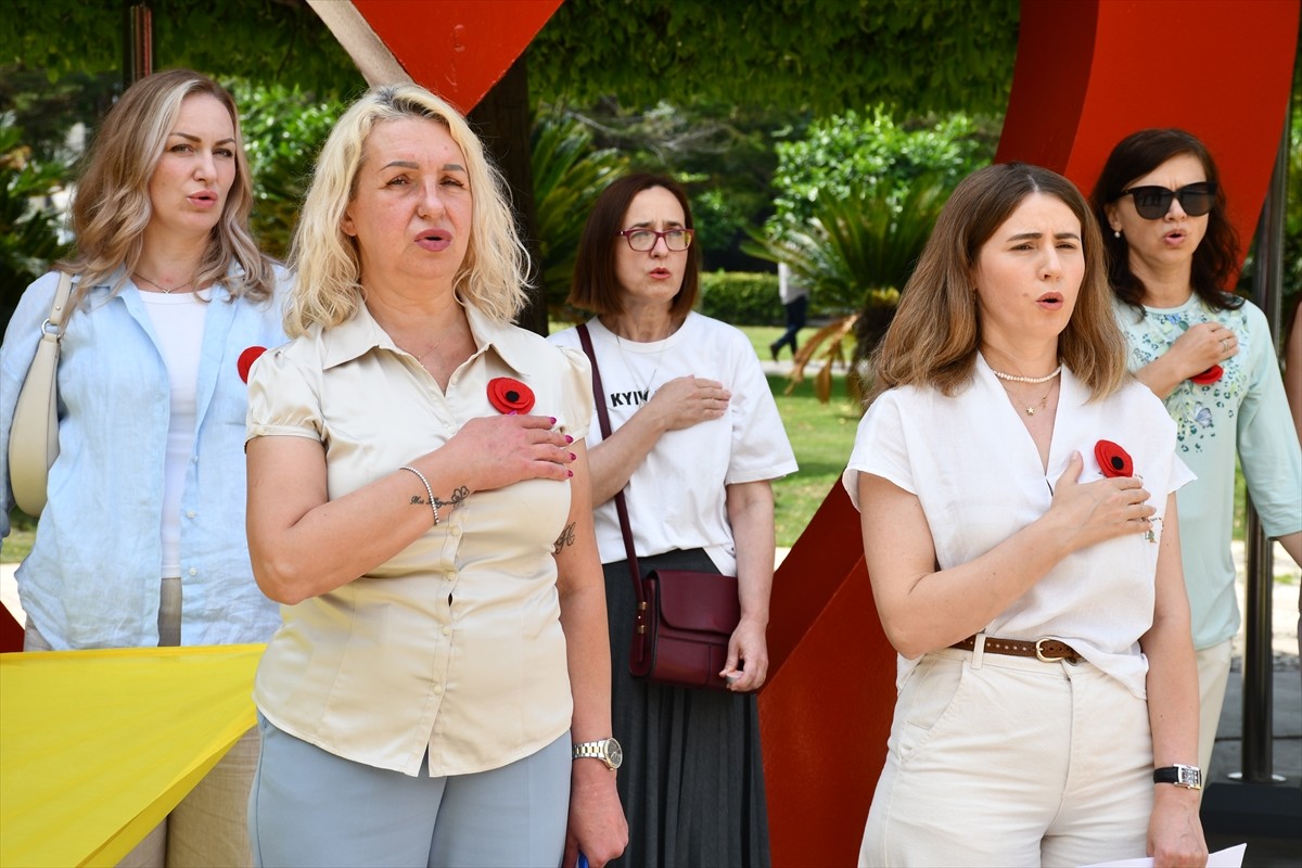 Adana'da yaşayan Ukraynalılar, "Zafer Günü" dolayısıyla etkinlik düzenledi. Adana-Ukrayna Dostluk...