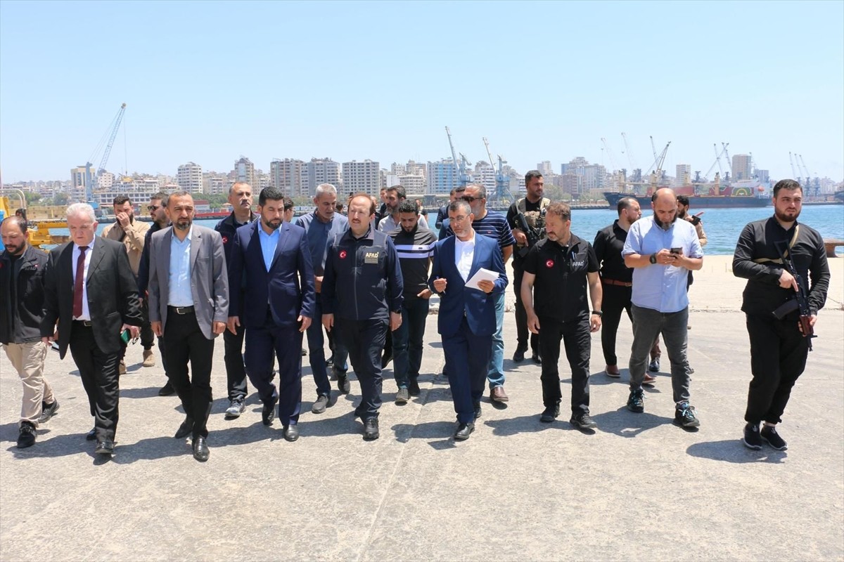 Afet ve Acil Durum Yönetimi (AFAD) Başkanı Ali Hamza Pehlivan, Lazkiye Valiliğini ziyaret etti....