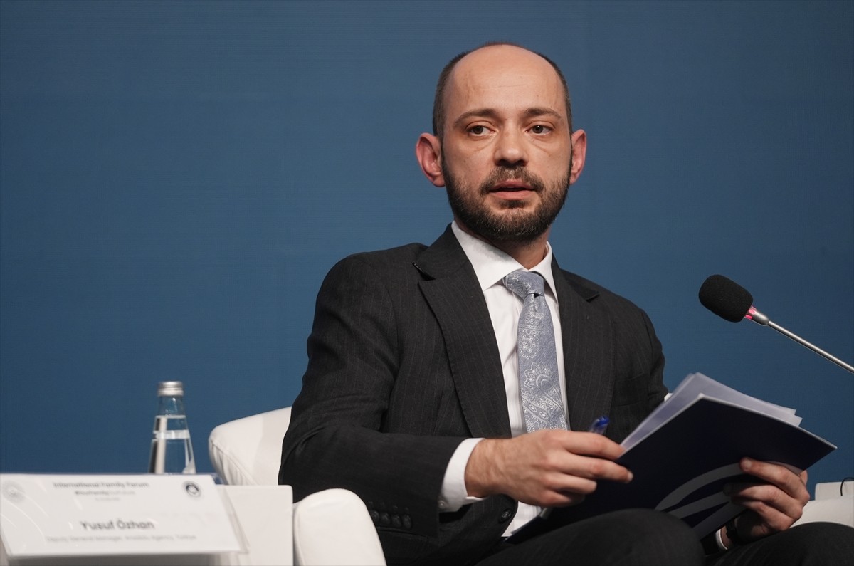 Aile ve Sosyal Hizmetler Bakanlığı ev sahipliğinde "Küreselleşen Dünyada Ailenin Korunması ve...