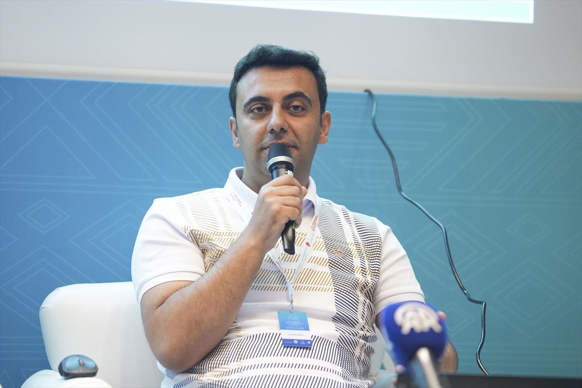 Aile ve Sosyal Hizmetler Bakanlığının katkılarıyla İstanbul Aile Vakfı tarafından "21. Yüzyılda...