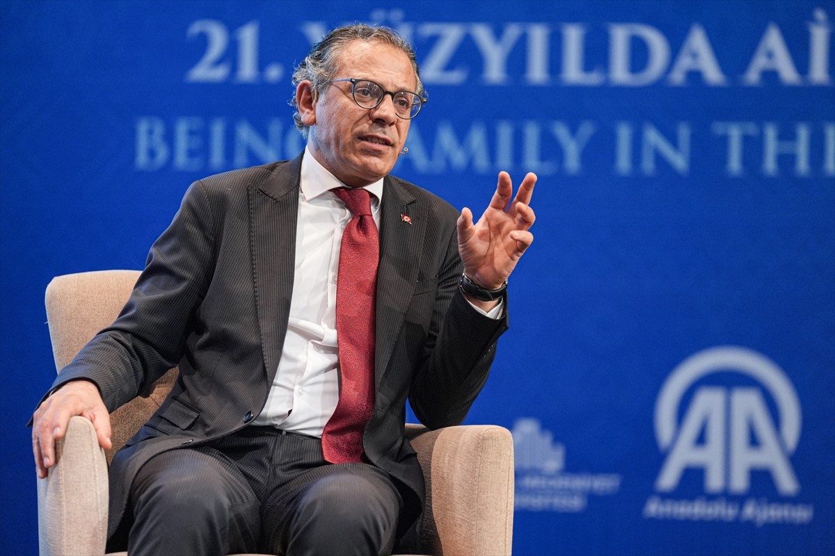 Aile ve Sosyal Hizmetler Bakanlığının katkılarıyla İstanbul Aile Vakfı tarafından "21. Yüzyılda...