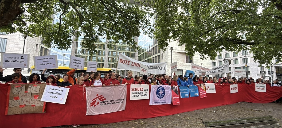 Almanya’da, aralarında Sınır Tanımayan Doktorlar, Dünya Doktorlar, Cadus, Care Germany, Save The...