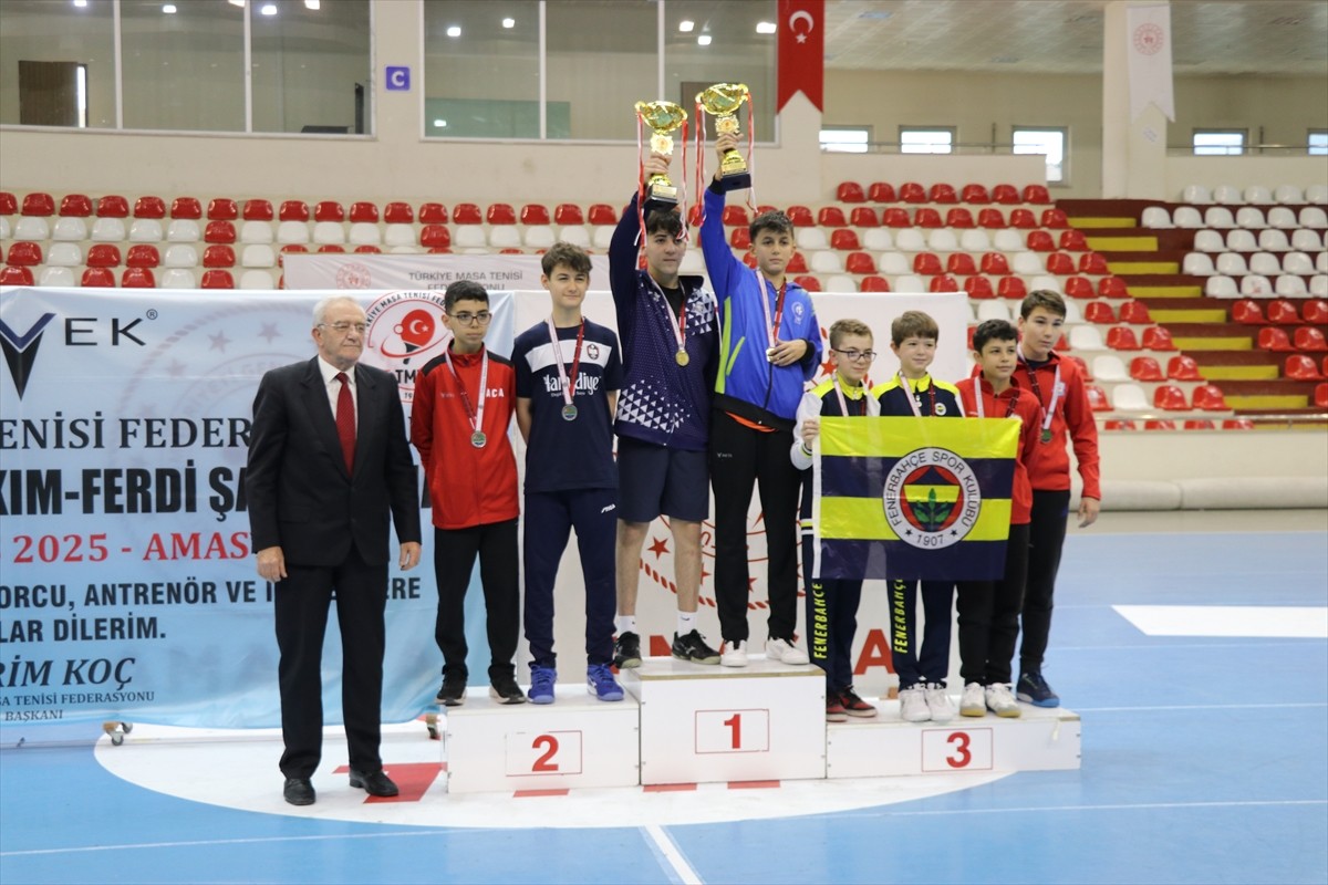 Amasya'da düzenlenen Masa Tenisi Navek Yıldızlar Takım ve Ferdi Türkiye Şampiyonası sona erdi....
