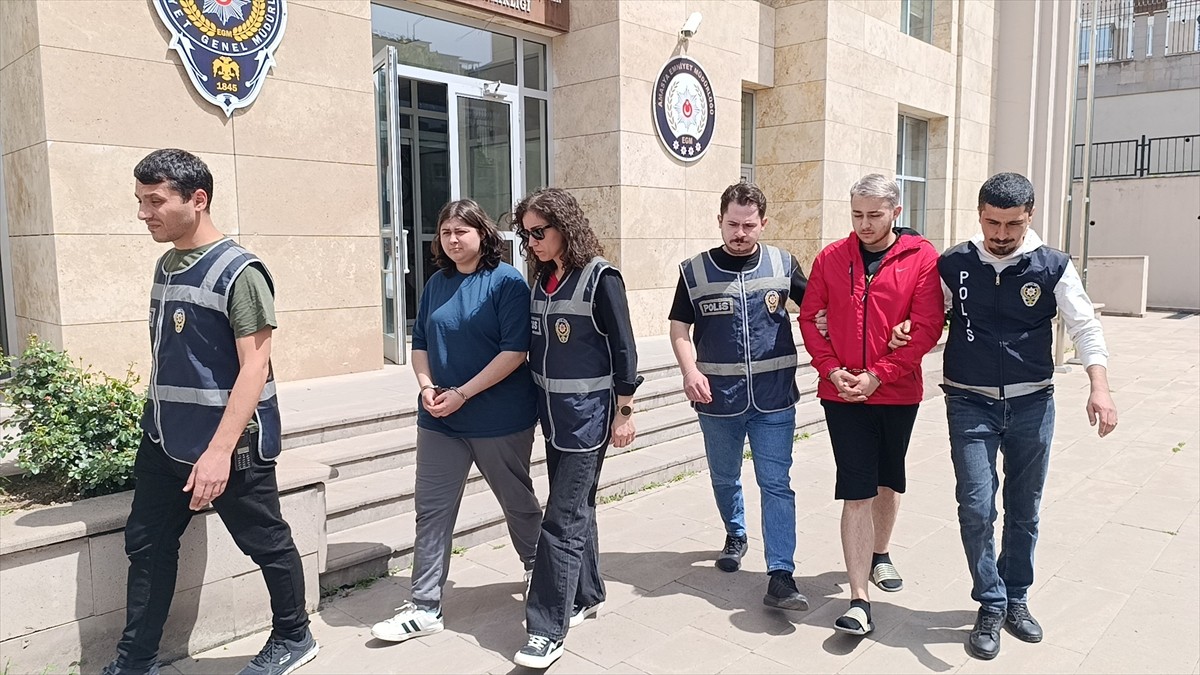 Amasya'da yaşlı bir adamın evinden, altın dolu çelik kasanın çalınmasına ilişkin, yaşlı adamın...