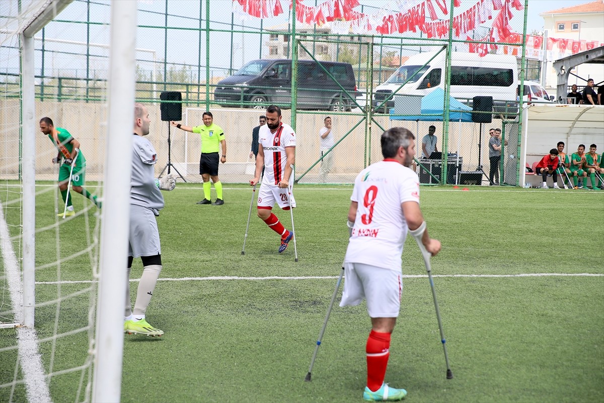 Ampute Futbol 1. Ligi'ni lider tamamlayan Malatya Büyükşehir Belediyespor Ampute Futbol Takımı...
