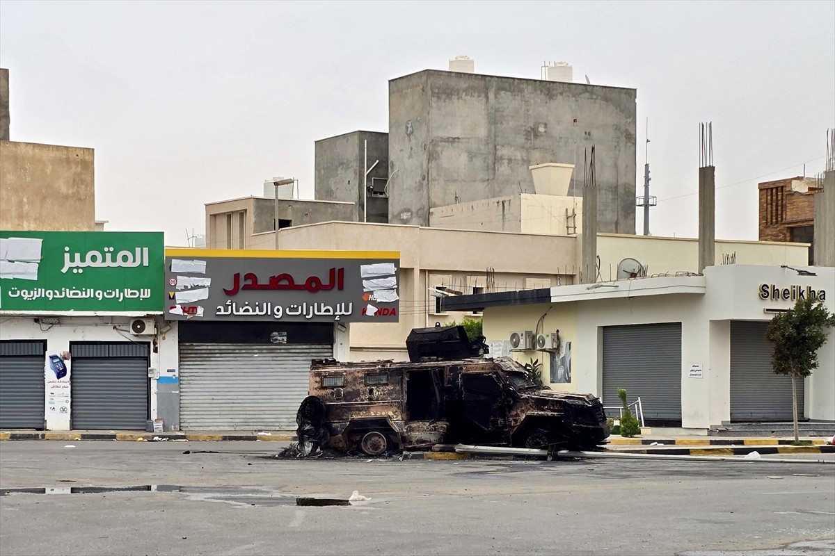 Anadolu Ajansı (AA) ekibi, ateşkesin sağlandığı Libya'nın başkenti Trablus'ta çatışma bölgelerinde...