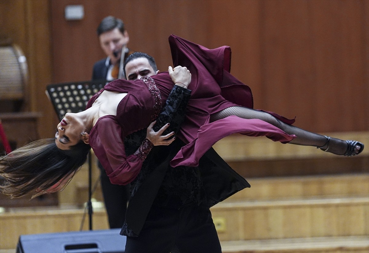Ankara Tango Festivali kapsamında düzenlenen "Bir Tango Gecesi" konseri, CSO Ada Ankara'da...