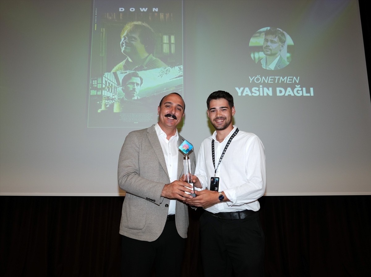 Antalya'da, Akdeniz Üniversitesi ile Akdeniz Film Yapım ve Tanıtım Derneği iş birliğiyle "Akdeniz...