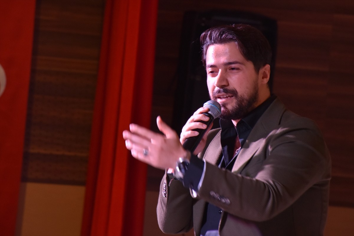 Aydın'ın Germencik ilçesinde, İzmir Devlet Türk Dünyası Dans ve Müzik Topluluğu "Yeşilçam...