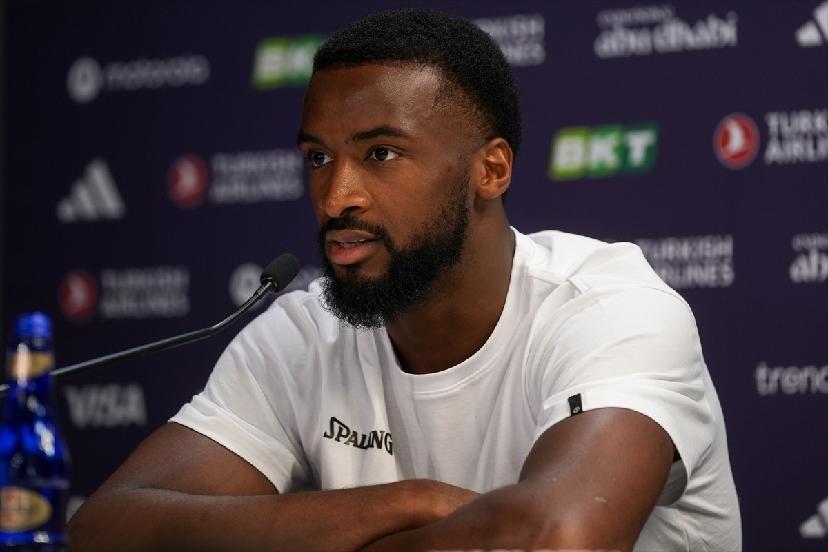 Birleşik Arap Emirlikleri'nin başkenti Abu Dabi'deki Etihad Arena'da Dörtlü Final öncesi basın...