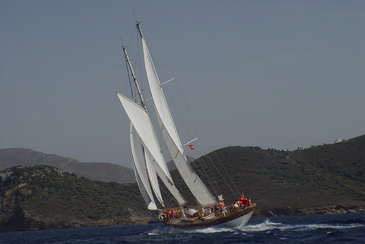 Birleşmiş Milletler (BM) Okyanus Harikaları Filosu'na katılacak Cumhuriyet'in ilk okul gemisi STS...