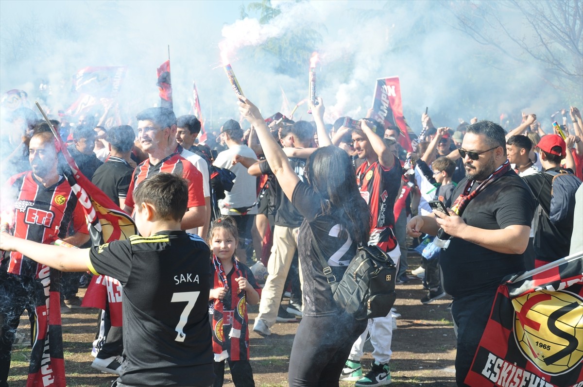 Bölgesel Amatör Lig 6. Grup'ta normal sezonun son haftasında Mersin'de karşılaştığı Mezitli 33...