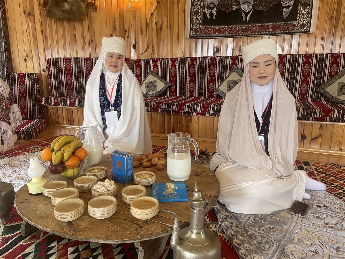 Bolu'da Türk Dünyası Kültür Buluşması etkinliği düzenlendi. Kültürel kaynaşmayı artırmak ve Türk...
