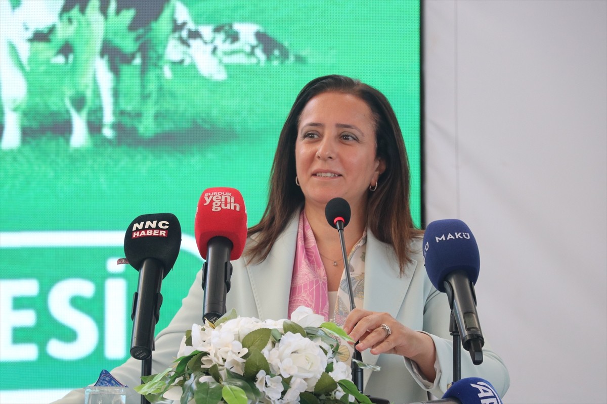 Burdur'da bu yıl 10'uncusu düzenlenen Teke Yöresi Tarım, Hayvancılık, Tarım Teknolojileri ve Yem...