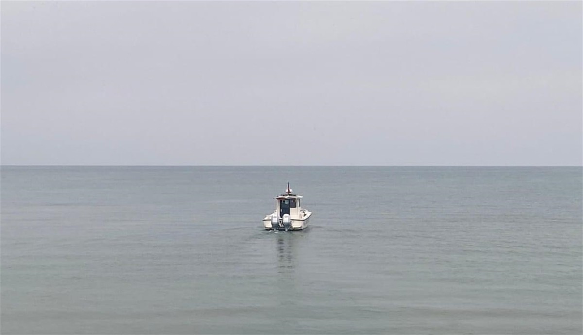 Bursa'da, İznik Gölü'nde kaçak avcılık yapan 13 kişiye, 164 bin lira idari para cezası...