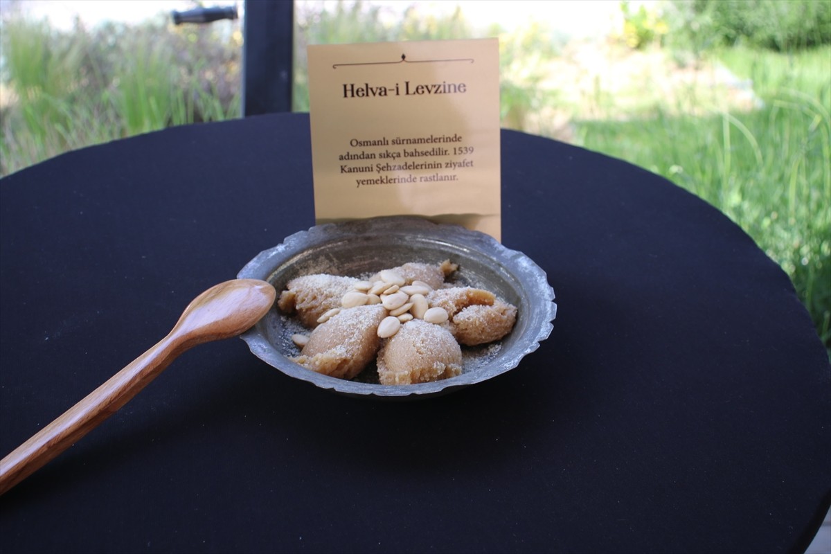 Bursa'nın İnegöl ilçesinde, "Türk Mutfağı Haftası" kapsamında, 20 çeşit helvanın tanıtımı ve...