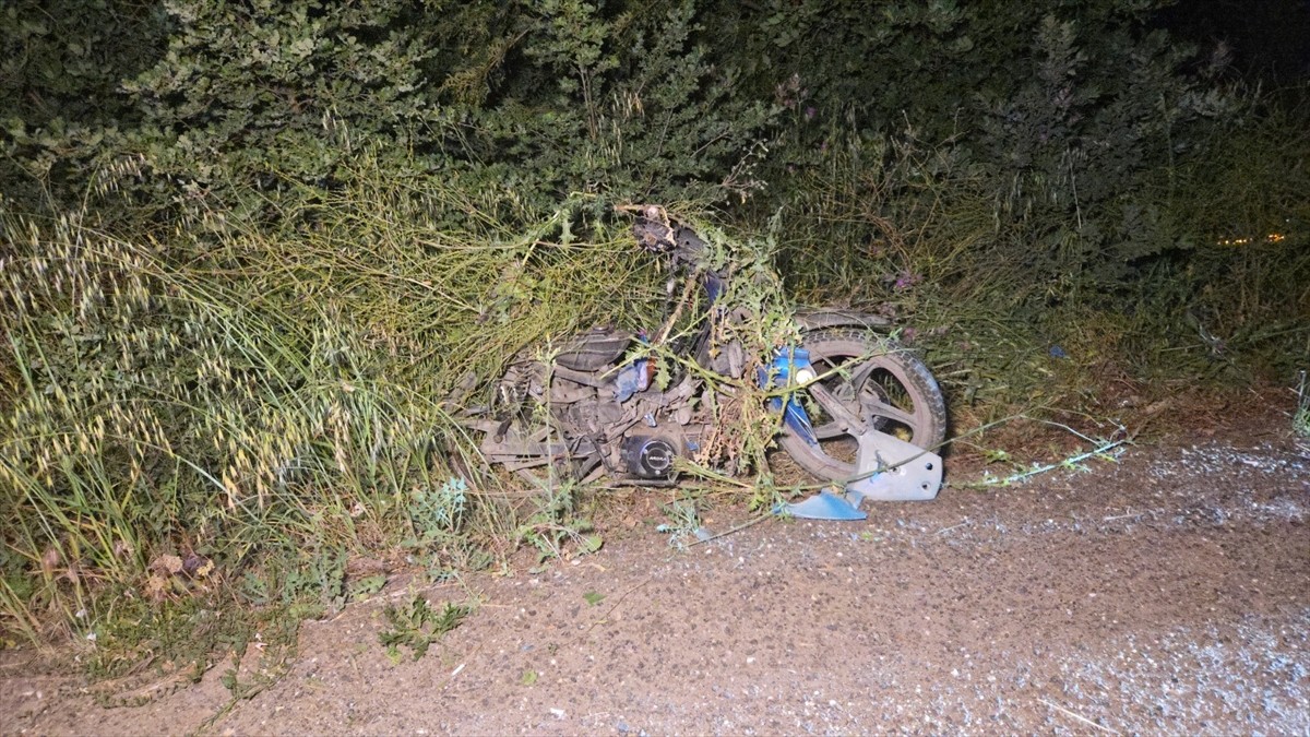 Bursa'nın Orhangazi ilçesinde otomobil ile çarpışan motosikletin sürücüsü yaralandı.