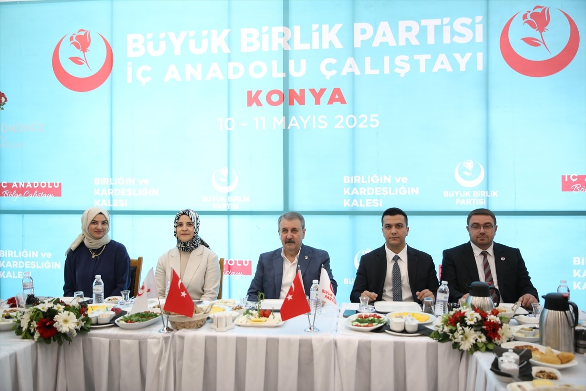 Büyük Birlik Partisi (BBP) Genel Başkanı Mustafa Destici (ortada), İç Anadolu Bölge Çalıştayı...