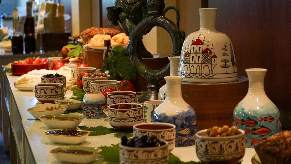 Çanakkale'de başta akademisyenler olmak üzere birçok kurum ve kuruluşun destekleriyle hazırlanan...