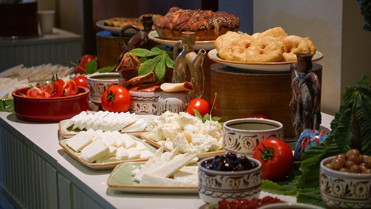 Çanakkale'de başta akademisyenler olmak üzere birçok kurum ve kuruluşun destekleriyle hazırlanan...