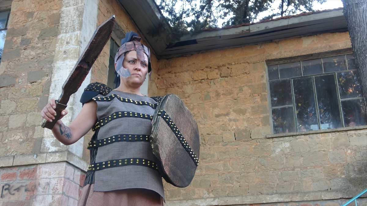 Çanakkale'nin Ayvacık ilçesi Küçükkuyu beldesinde Kaz Dağları'nın eteklerindeki Adatepe köyünde...