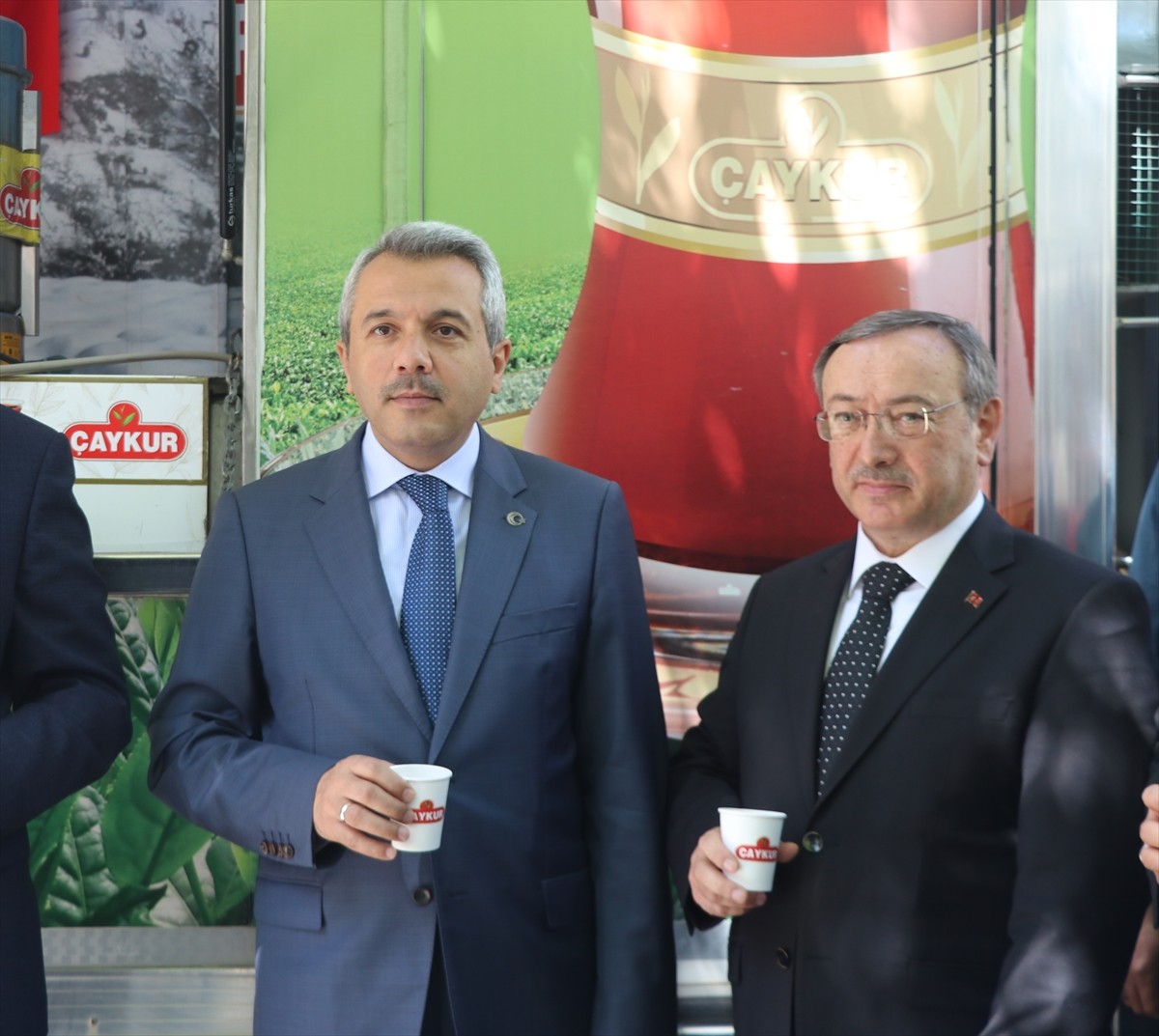 Çay İşletmeleri (ÇAYKUR) Genel Müdürlüğünce 2025 yılı yaş çay kampanyasının açıldığı bildirildi....