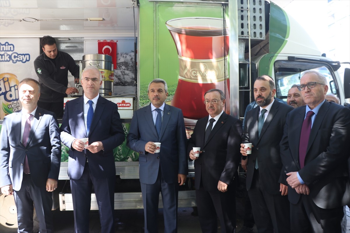 Çay İşletmeleri (ÇAYKUR) Genel Müdürlüğünce 2025 yılı yaş çay kampanyasının açıldığı bildirildi....