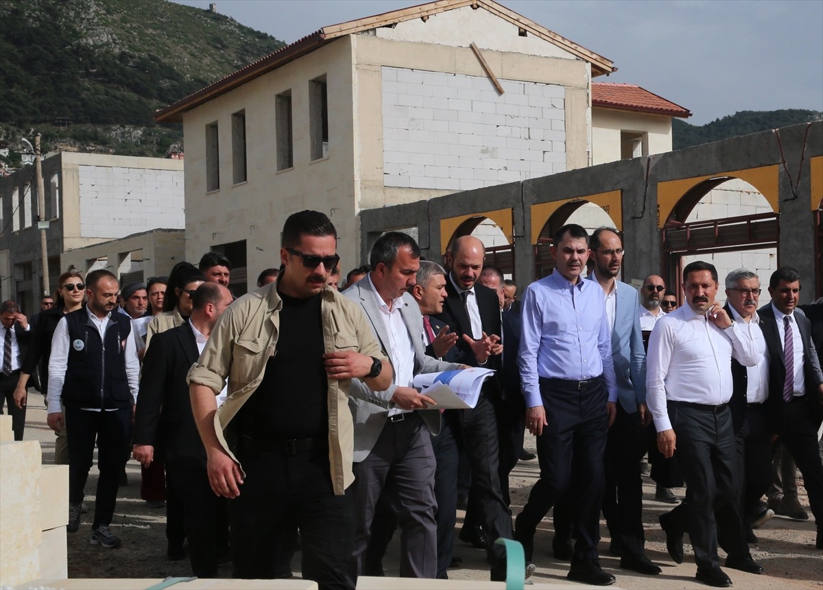 Çevre, Şehircilik ve İklim Değişikliği Bakanı Murat Kurum, Hatay'ın merkez Antakya ilçesinde...
