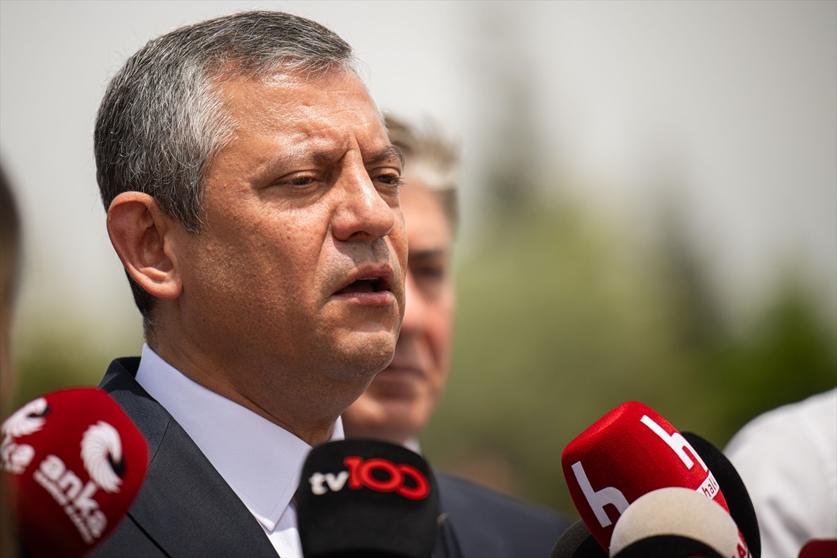 CHP Genel Başkanı Özgür Özel, Anayasa Mahkemesi (AYM) Başkanı Kadir Özkaya'yı ziyaretinin...