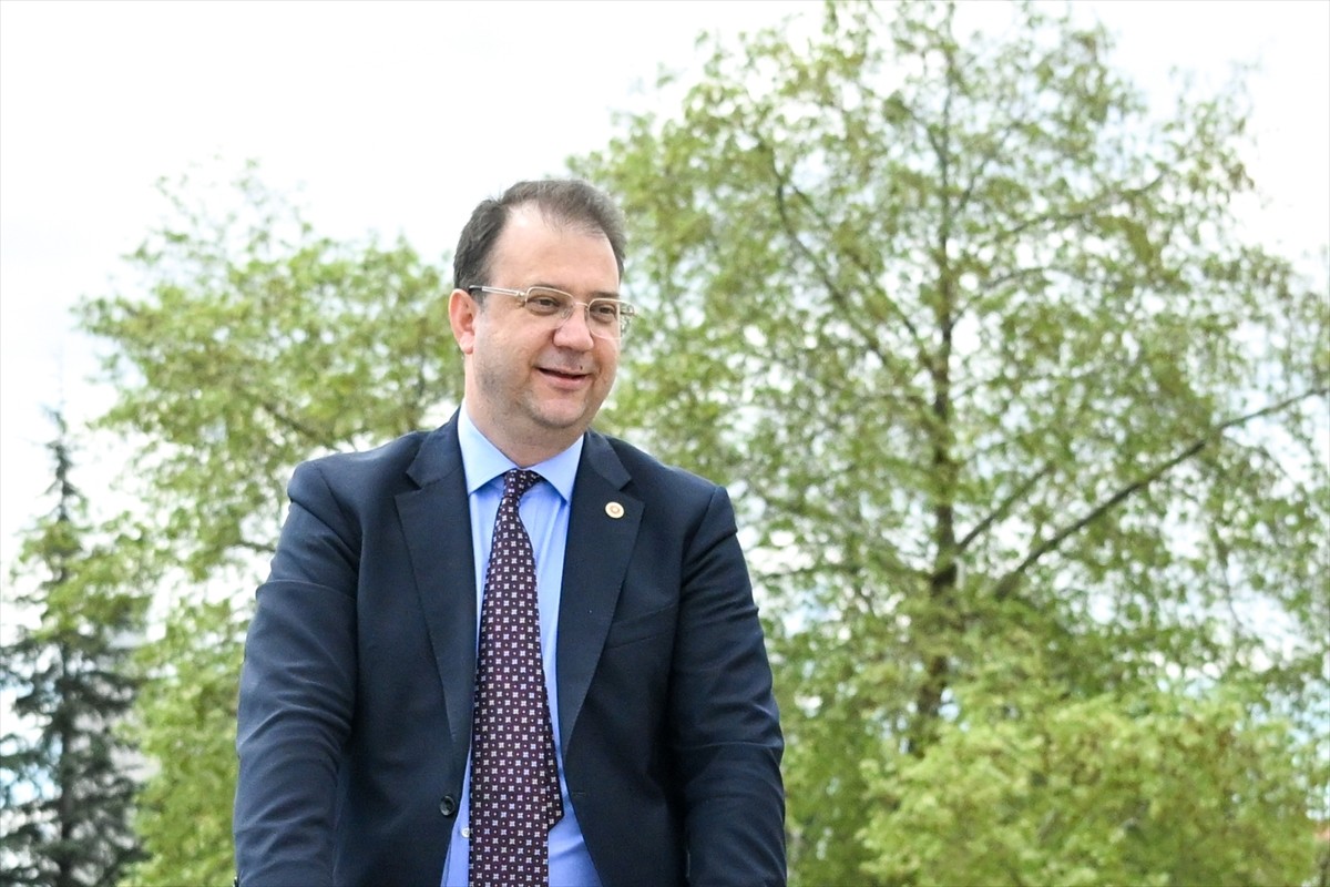 CHP Kars Milletvekili İnan Akgün Alp, TBMM'de, terör örgütü PKK'nın fesih ve silah bırakma...