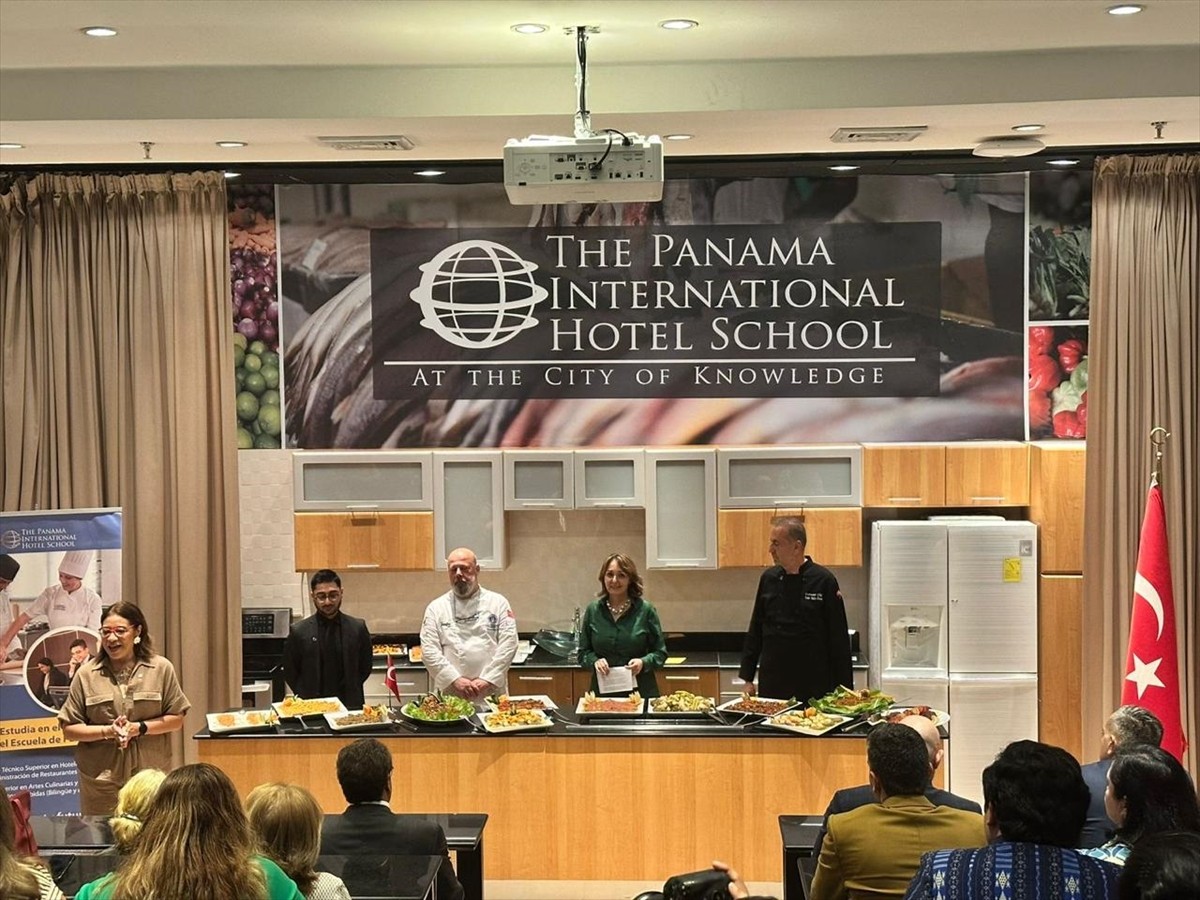 Cumhurbaşkanı Recep Tayyip Erdoğan'ın eşi Emine Erdoğan'ın öncülüğünde 21-27 Mayıs'ta kutlanan...