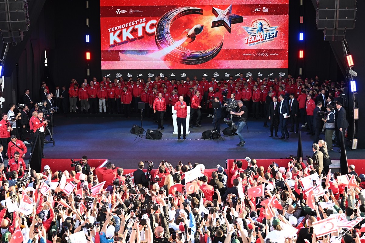 Cumhurbaşkanı Recep Tayyip Erdoğan, Ercan Havalimanı'nda düzenlenen, AA'nın global iletişim ortağı...