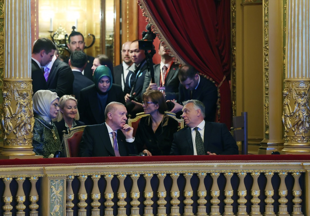 Cumhurbaşkanı Recep Tayyip Erdoğan,  Türk Devletleri Teşkilatı Gayriresmi Zirvesi için bulunduğu...