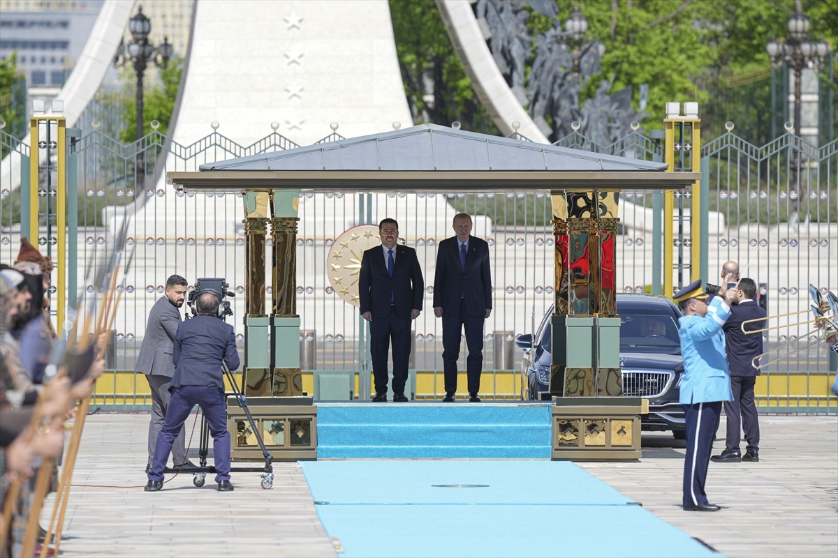 Cumhurbaşkanı Recep Tayyip Erdoğan, Türkiye'yi ziyaret eden Irak Başbakanı Muhammed Şiya...