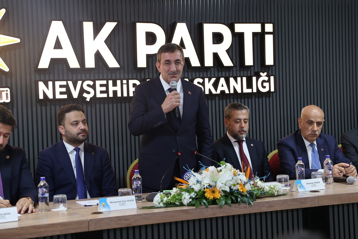 Cumhurbaşkanı Yardımcısı Cevdet Yılmaz, çeşitli programlara katılmak için geldiği Nevşehir'de AK...