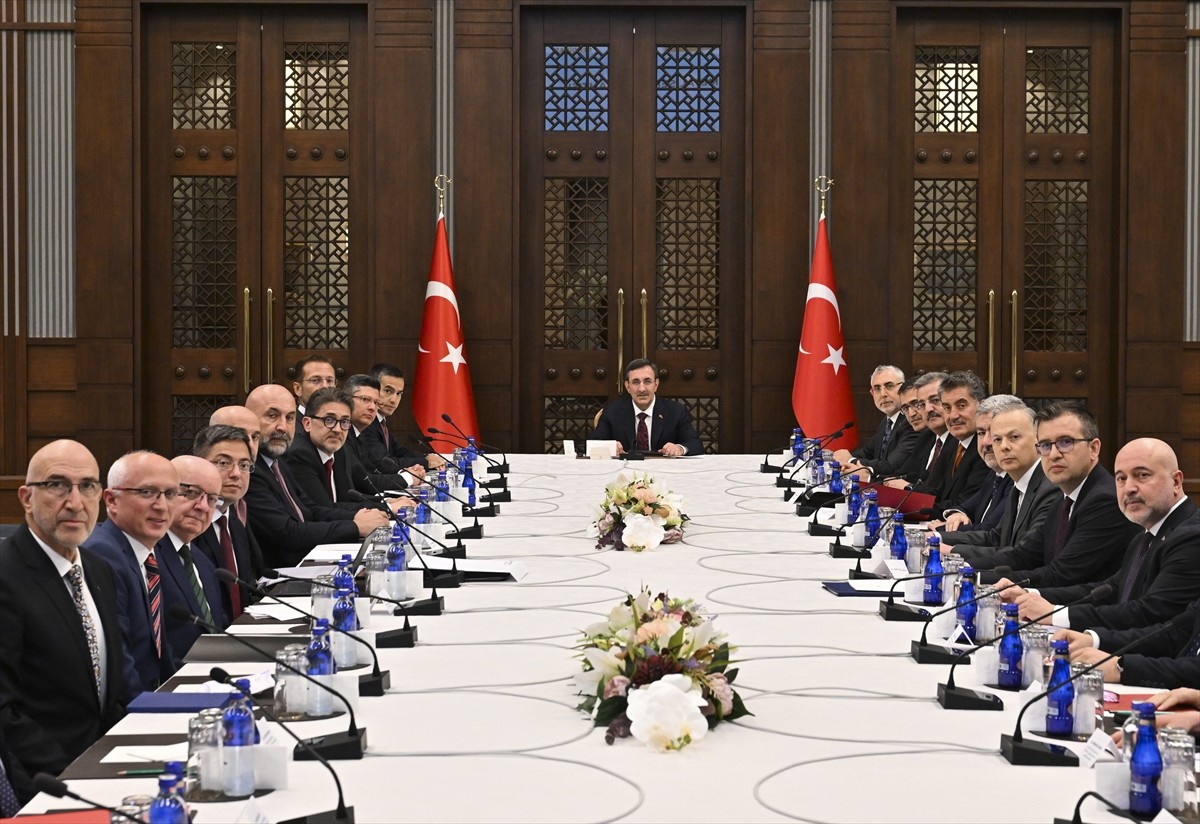 Cumhurbaşkanı Yardımcısı Cevdet Yılmaz, Cumhurbaşkanlığı Külliyesi'nde metal sektörünün kamu, işçi...