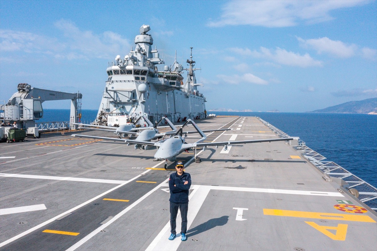 DENİZKURDU-2025 Tatbikatı'nın Seçkin Gözlemci Günü'nde Akdeniz’de seyreden TCG Anadolu'dan art...