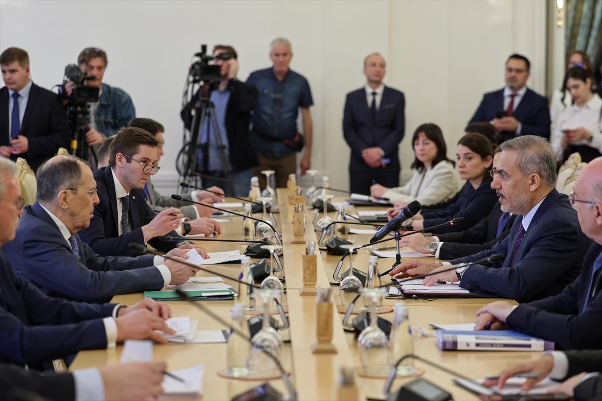 Dışişleri Bakanı Hakan Fidan, Moskova’da Rusya Dışişleri Bakanı Sergey Lavrov ile bir araya...